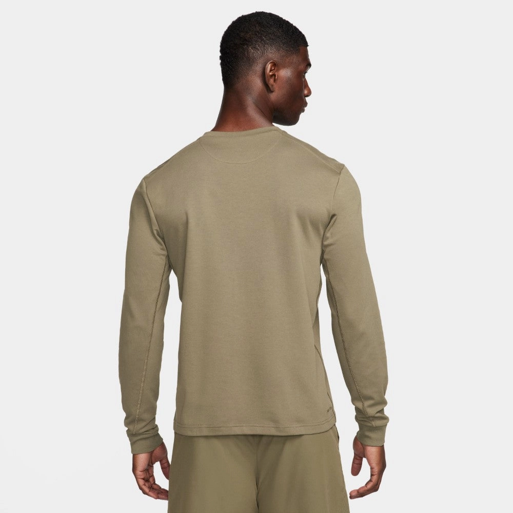 ReinforcedNeckline Primary Dri-FIT Long-Sleeve Versatile T-shirt