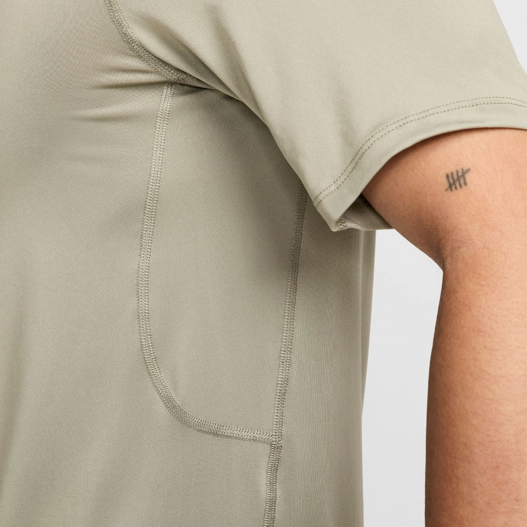 Pro Dri-FIT Slim T-shirt LayeredHemDetails