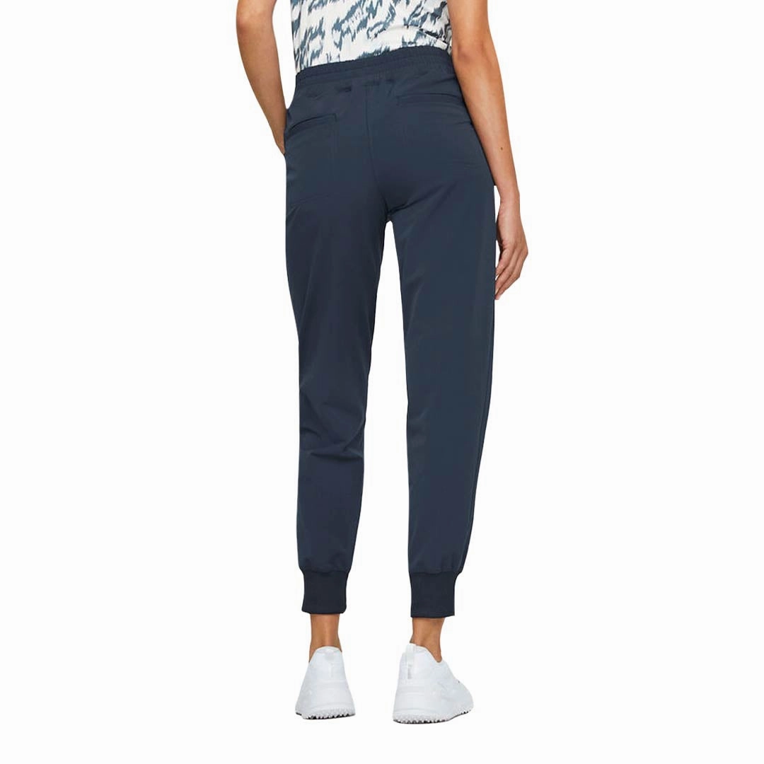 Mesh Panel Ventilation Non Restrictive Armholes Puma - Women's Pierview Jogger (535521 02)