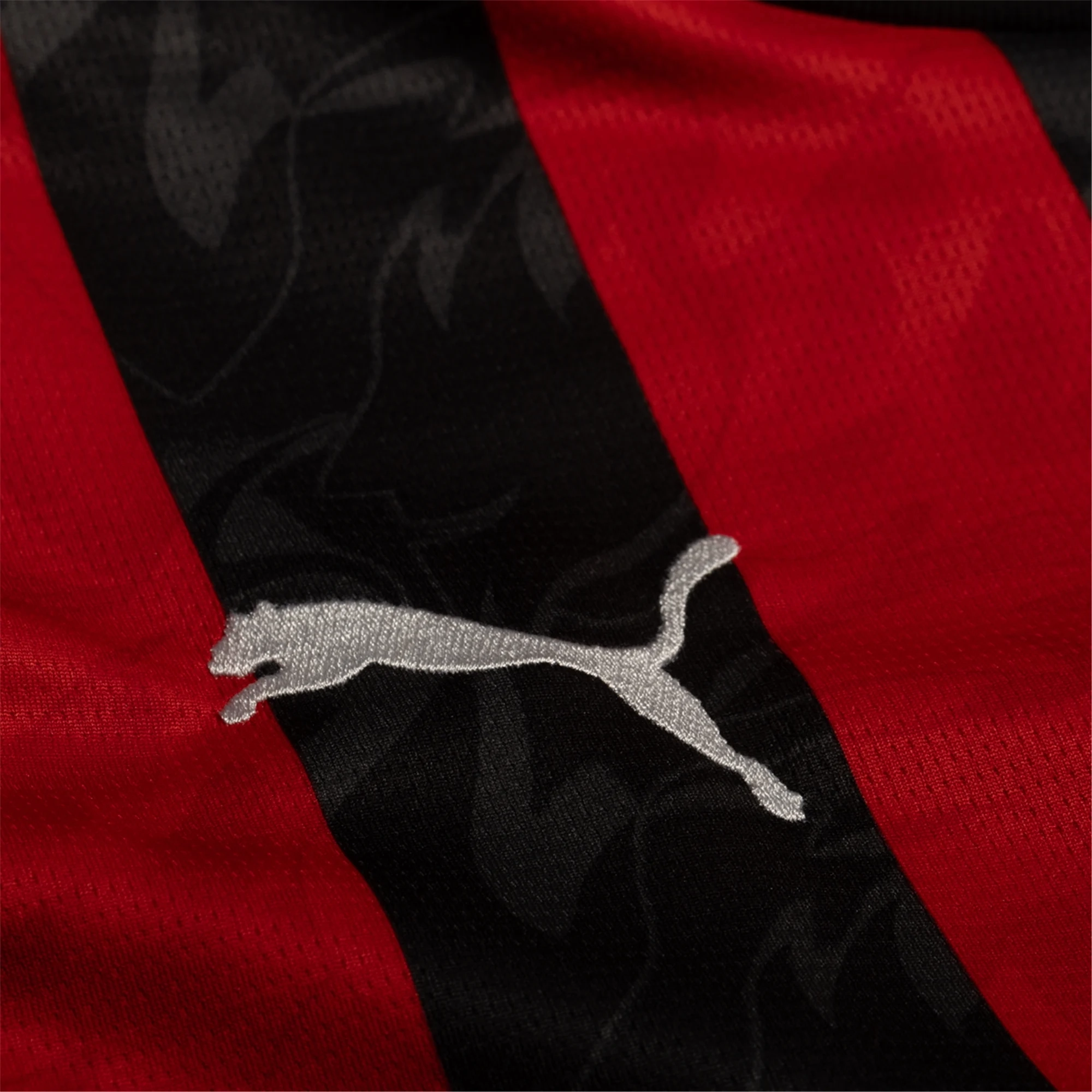 Abrasion Defensive Layer Puma AC Milan Long Sleeve Home Jersey 25/26 (Red/Black)