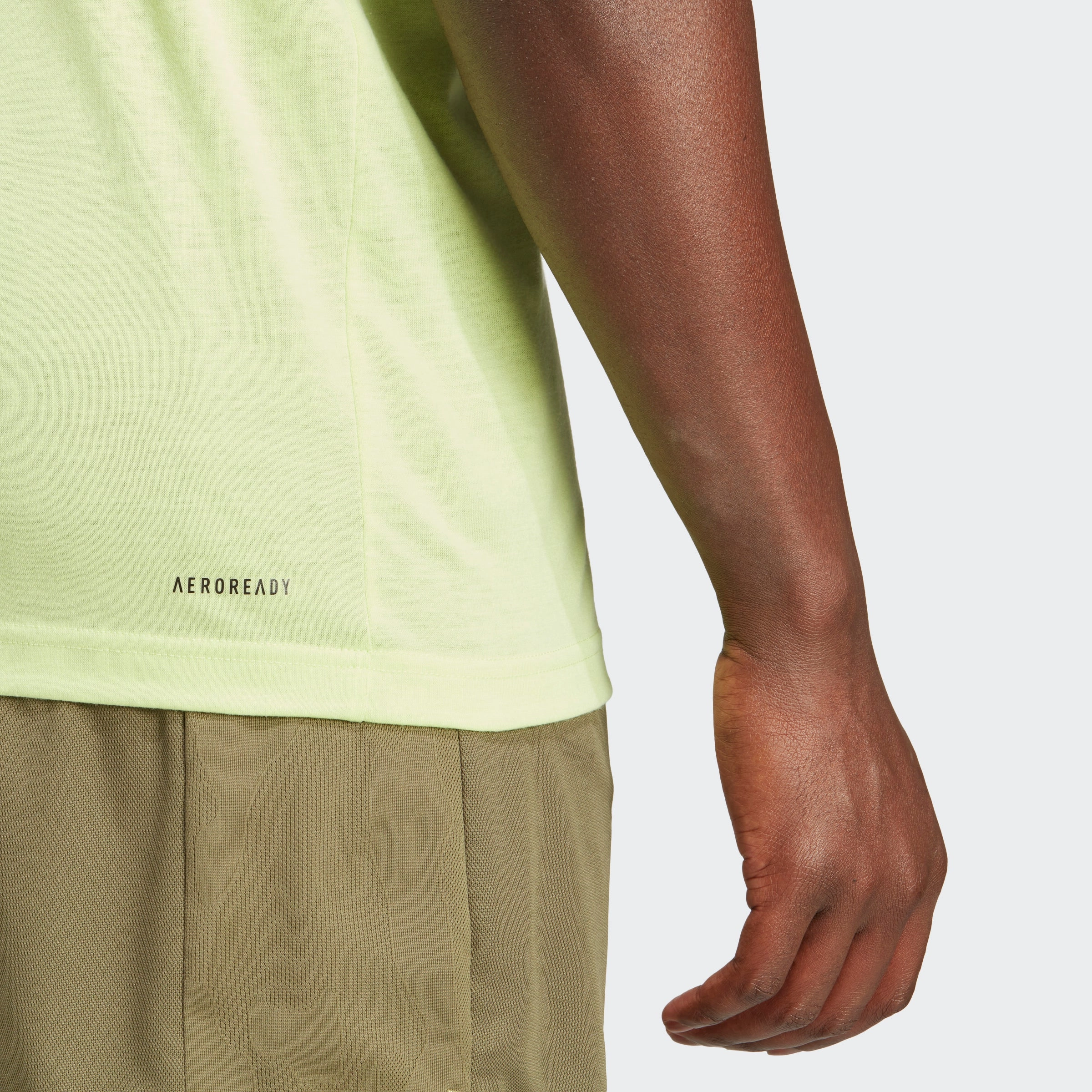Train Essentials Seasonal Training Graphic T-Shirt Sophisticated Casual Cozy Apparel