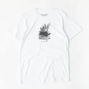 Breathable Layer Minimalist Design Toasted Tee (White)