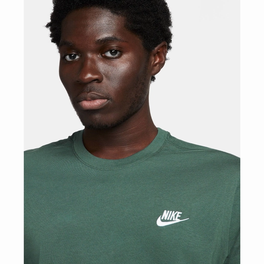 Club T-Shirt college
