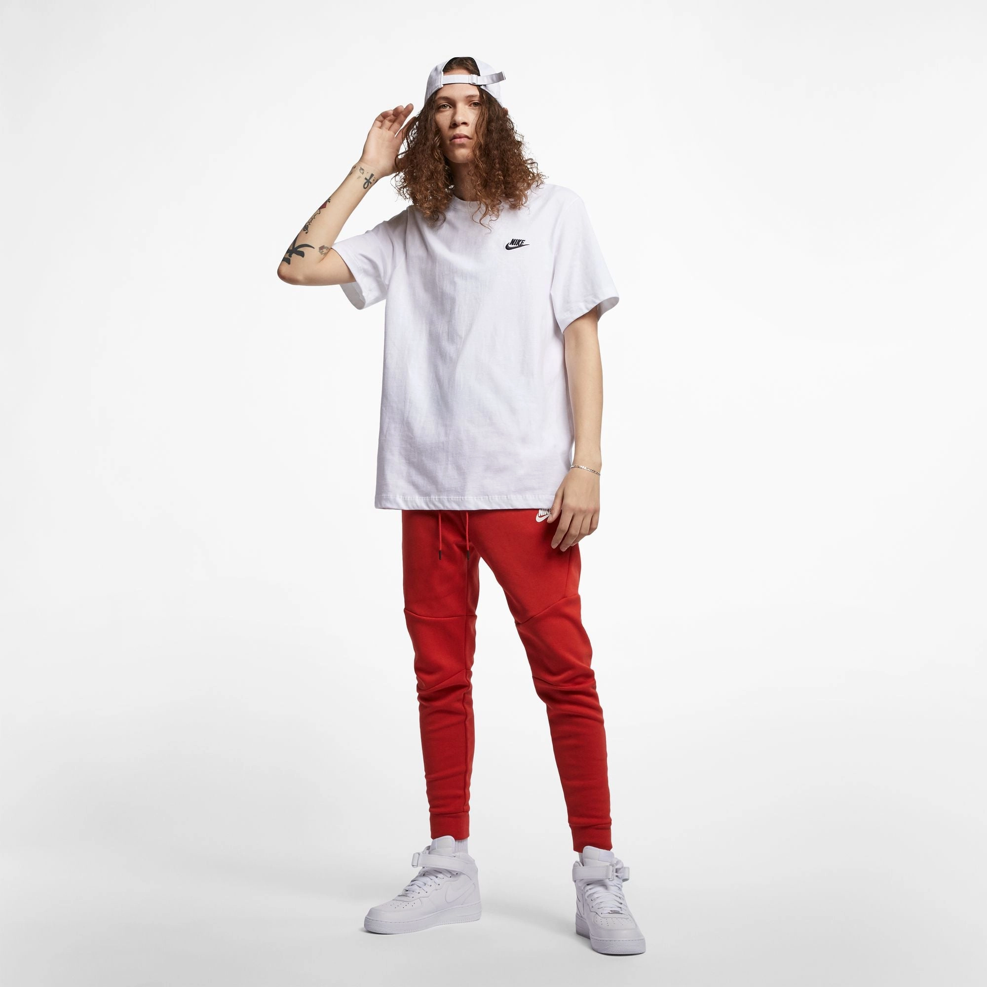 Non Irritating Seams SlimFit Sportswear Club T-Shirt
