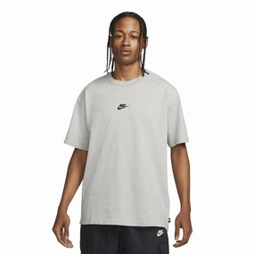Layerable Look Sportswear Premium Essentials T-Shirt