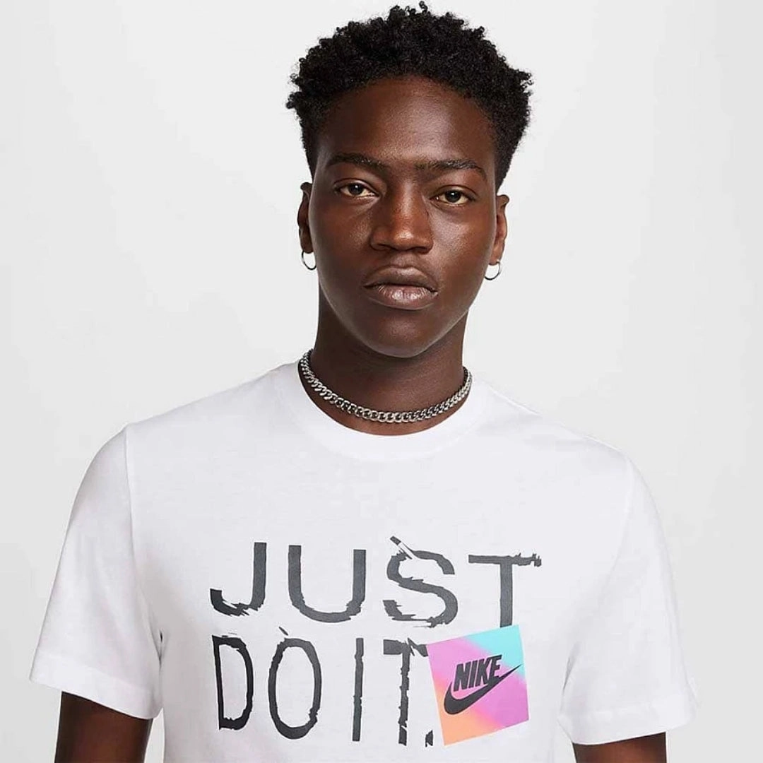 Sportswear T-Shirt Layered Hem Design Reinforced Shoulder Seams