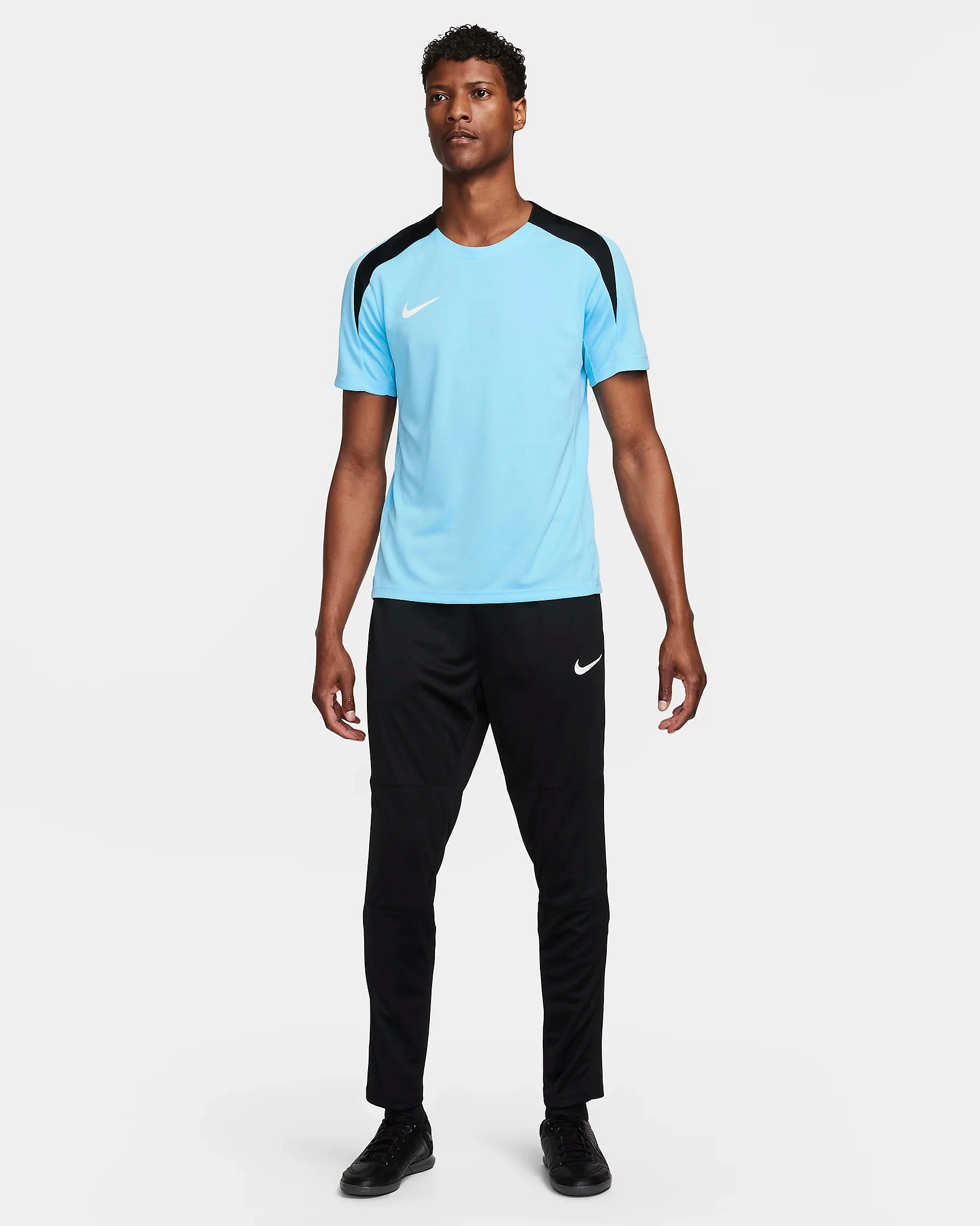 Strike Dri-FIT Short-Sleeve Soccer T-shirt Premium Material college