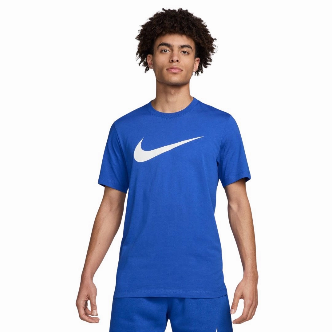 Chilly Day Style Icon Swoosh T-Shirt