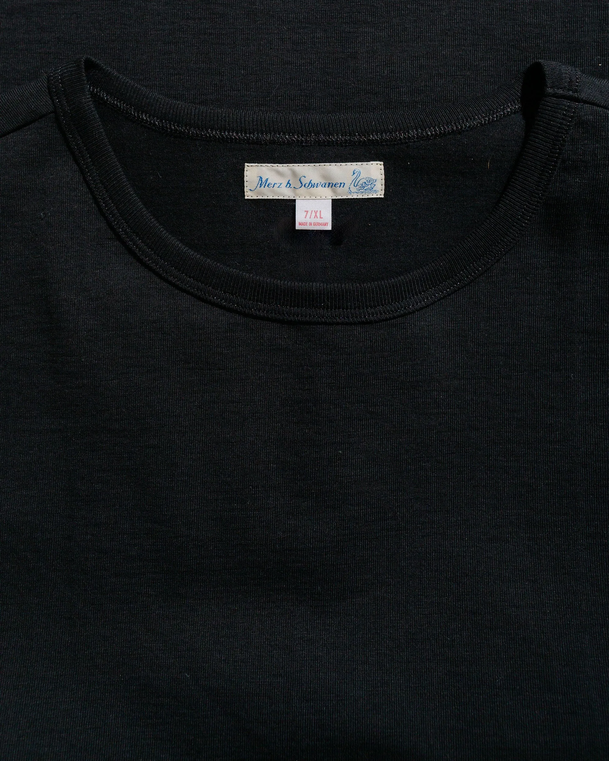 Merz B. Schwanen 1950s Loopwheeled T-Shirt Deep Black Essential Style Wear