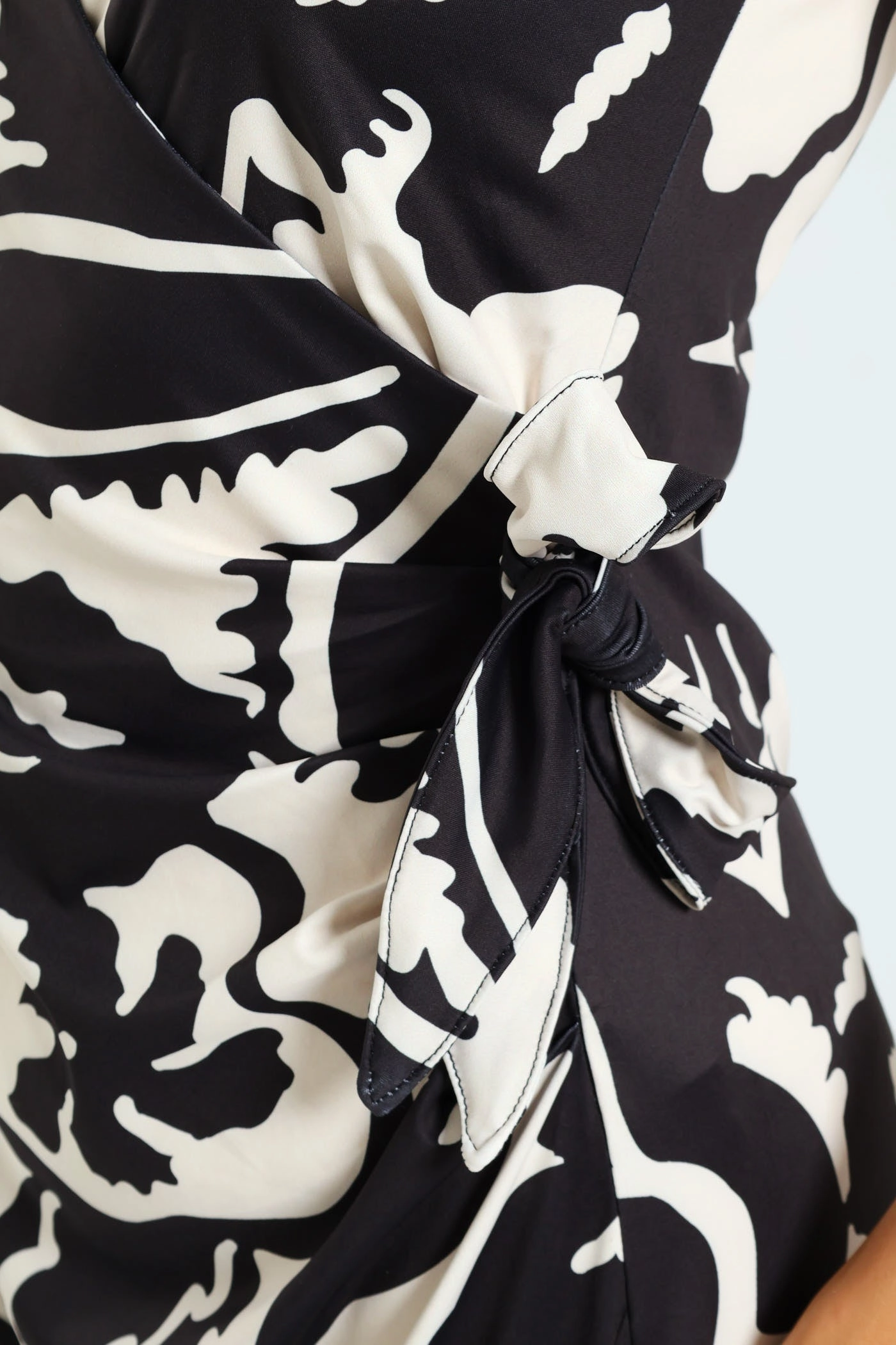 Flared-Hem Wrap Tie-Up Monochrome Midi Dress - Black/Cream