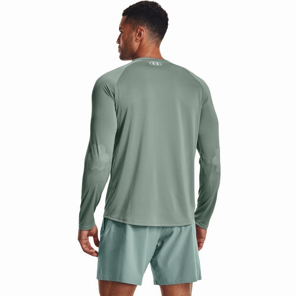 UA Armourprint Long Sleeve T-shirt MoistureWicking Technology Relaxed Look