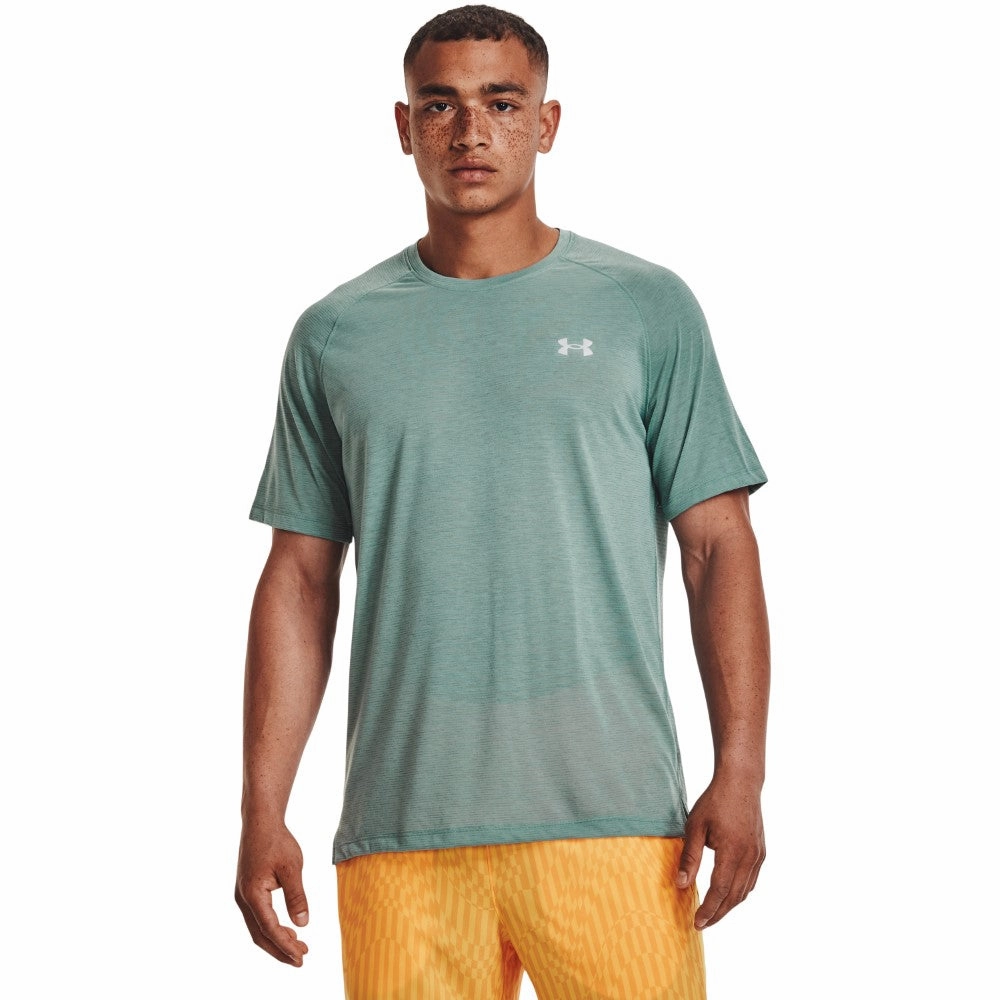 UA Streaker Run T-shirt Microfiber texture Ribbed Neckline
