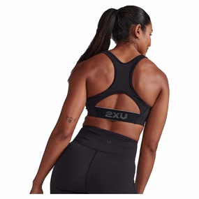 Fade Resistant Dye Women's Form Hi-Rise Compression 4 Inch Shorts