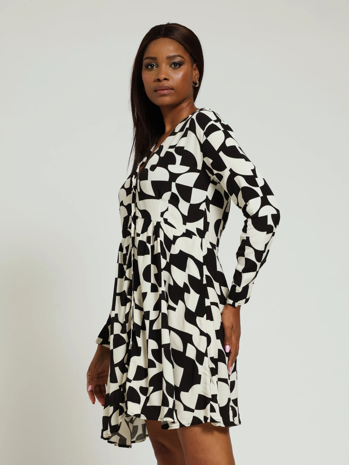 Timeless Cut Low-Waist V-Neck Printed Shirt Dress - Black