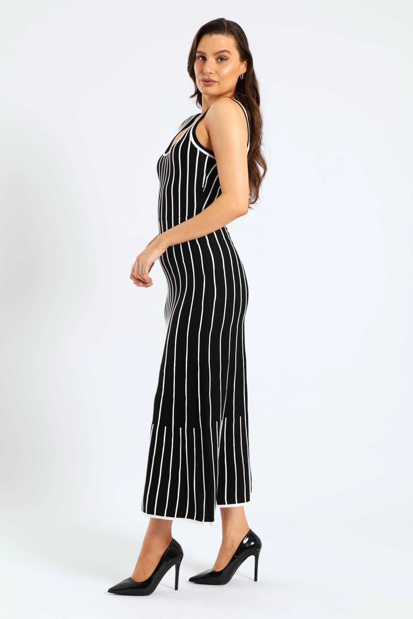 Chic boho dress V-Neck Contrast Knitwear Midi Dress - Black/White
