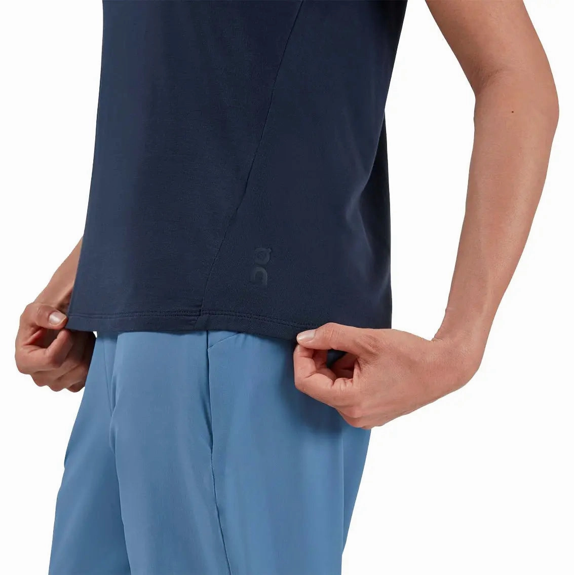 Athletic and Cool Womens On Running Active-T Breathe - Navy